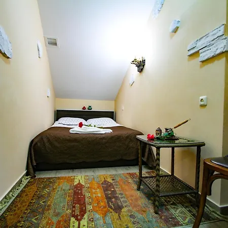 Mga Hostel & Tours Yerevan Exterior photo
