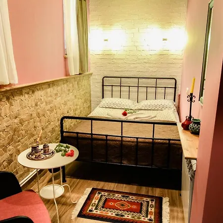 Mga Hostel & Tours Yerevan Exterior photo
